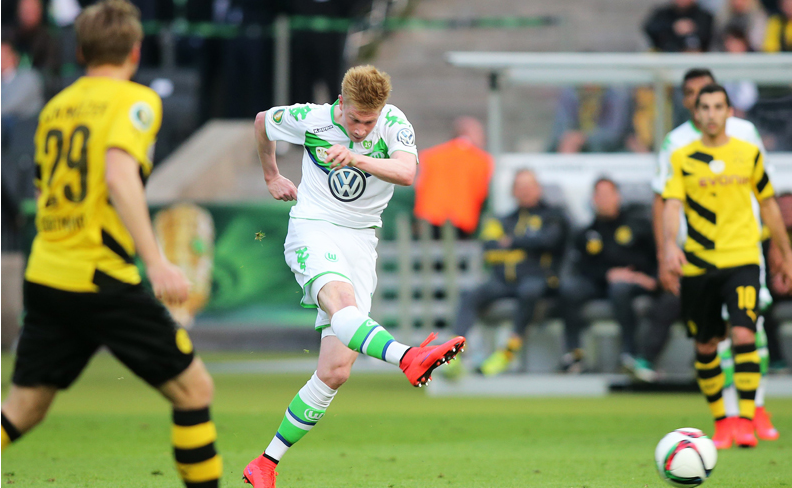 英超半场：蒂亚戈点射破门，布伦特福德暂1-0布莱顿（英超半场战报：蒂亚戈点球命中，布伦特福德暂以1-0领先布莱顿）