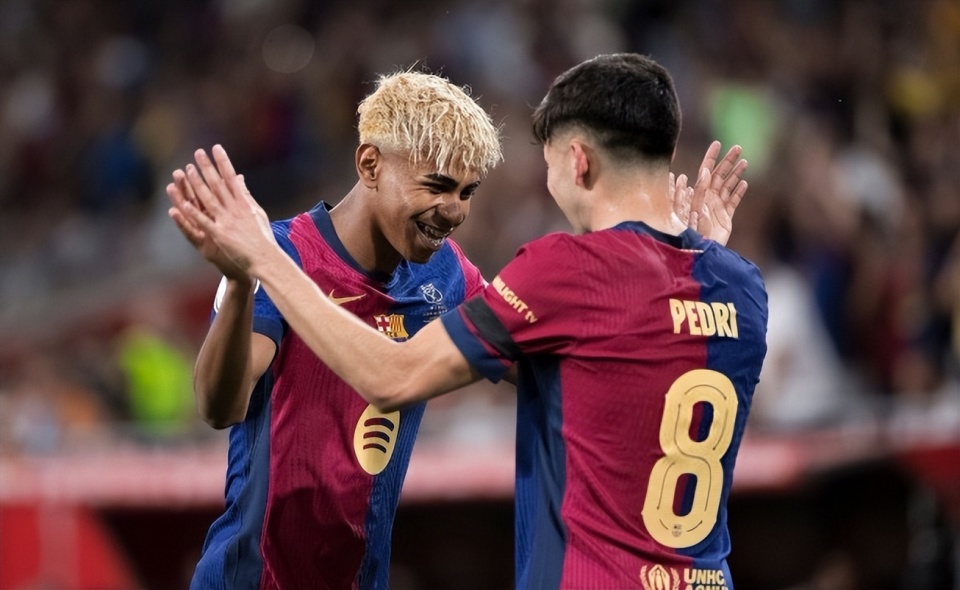 环足奖年度最佳女足球员候选：邦马蒂、普特利亚斯、凯莉在列