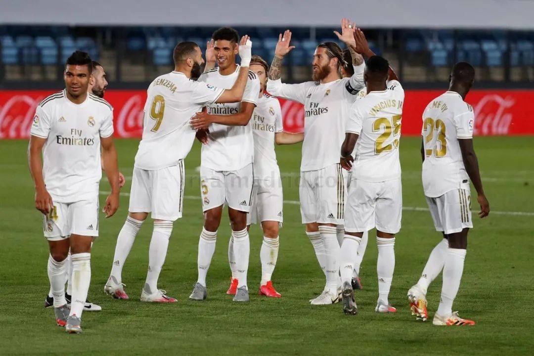 足球曝英超巨星考虑加盟沙特联赛，工资惊人