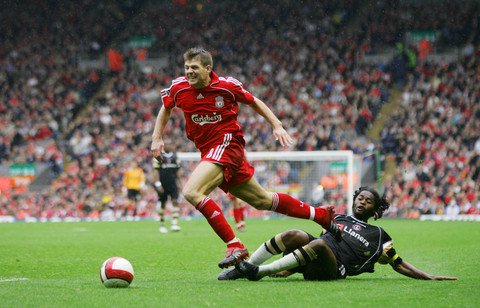 西甲联盟与皇家马德里的对峙：法律判决引发的足球风暴（一纸判决搅动足坛：西甲联盟与皇马争锋）