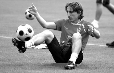 成都战亚冠领头羊，轮到刘殿座首发，蒯纪闻若集训海港难摆脱垫底