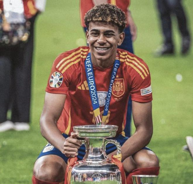 多库是不是疯了啊，非说自己是梅西